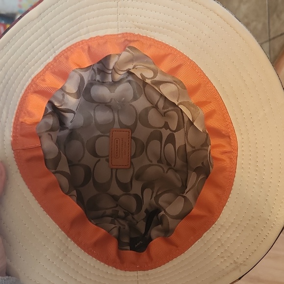 Brand new Coach Bucket hat size m/l - Picture 4 of 4